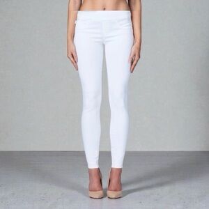 Rock & Republic Denim RX fever pull-on slimming jeans in white size 14